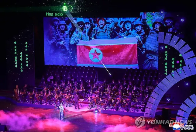 Chủ tịch Triều Tiên Kim Jong Un rưng rưng nước mắt tại chương trình nghệ thuật ảnh 3