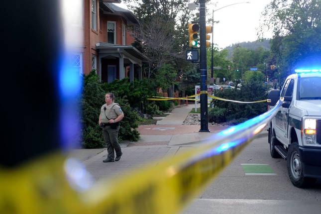 FBI điều tra đối tượng dùng súng phun lửa tấn công, hô vang ‘Giải phóng Palestine’ ảnh 2