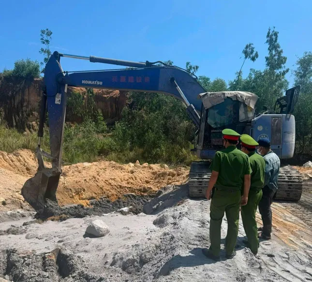 Phát hiện nhiều doanh nghiệp ở Quảng Ngãi đổ chất thải ra môi trường ảnh 1
