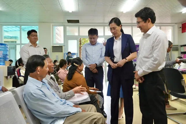 Quảng Ngãi tổng duyệt vận hành chính quyền 2 cấp: Dân hài lòng vì thủ tục &apos;chạy&apos; ngay tại xã ảnh 6