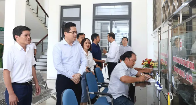 Quảng Ngãi tổng duyệt vận hành chính quyền 2 cấp: Dân hài lòng vì thủ tục &apos;chạy&apos; ngay tại xã ảnh 5
