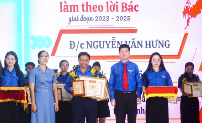 Bình Định tuyên dương thanh niên tiên tiến làm theo lời Bác ảnh 2