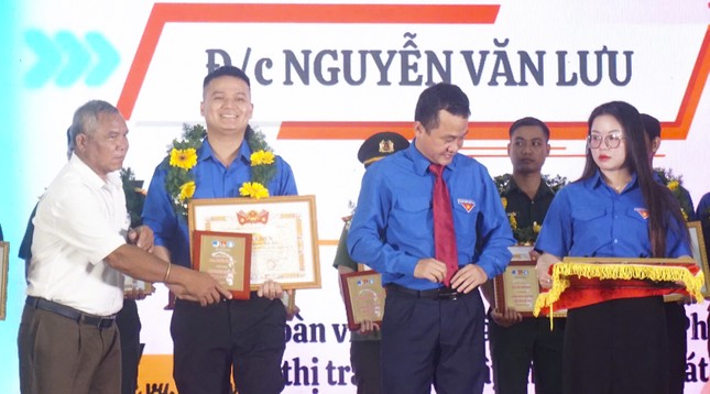 Bình Định tuyên dương thanh niên tiên tiến làm theo lời Bác ảnh 3