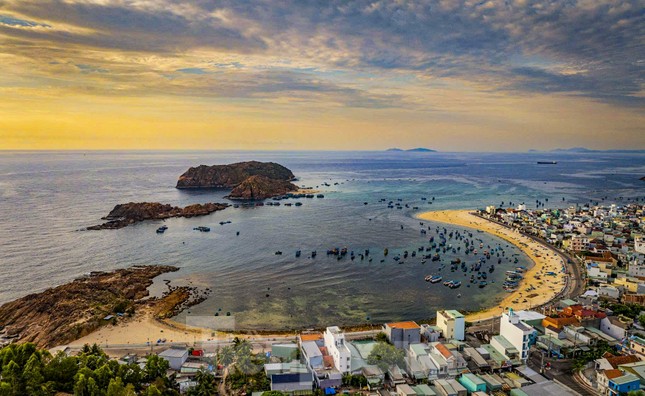 Địa phương đầu tiên của Bình Định nhận danh hiệu nông thôn mới kiểu mẫu về văn hóa - du lịch ảnh 1