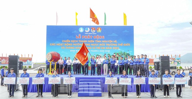 Thanh Hóa, Bình Định sôi nổi ra quân chiến dịch thanh niên tình nguyện hè năm 2025 ảnh 7