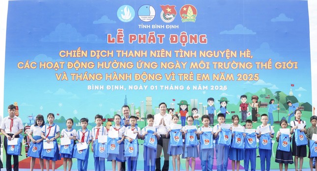 Thanh Hóa, Bình Định sôi nổi ra quân chiến dịch thanh niên tình nguyện hè năm 2025 ảnh 9