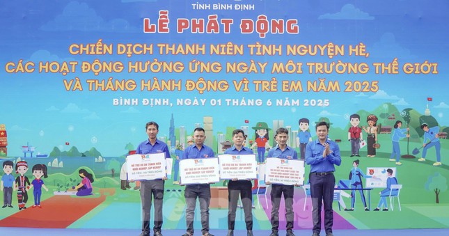 Thanh Hóa, Bình Định sôi nổi ra quân chiến dịch thanh niên tình nguyện hè năm 2025 ảnh 8