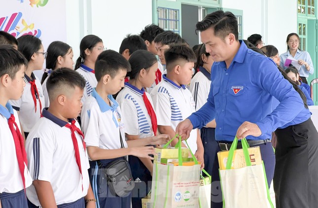 Thanh Hóa, Bình Định sôi nổi ra quân chiến dịch thanh niên tình nguyện hè năm 2025 ảnh 15