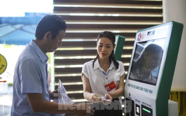 Ngày ‘đặc biệt’ ở Bình Định: Lãnh đạo tỉnh đến từng xã, phường mới để giám sát ảnh 1