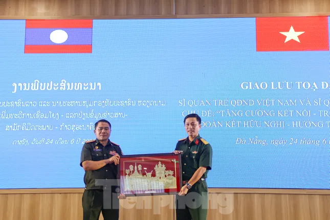 Sĩ quan trẻ Việt Nam - Lào hiến kế hiện đại hóa quân đội ảnh 8
