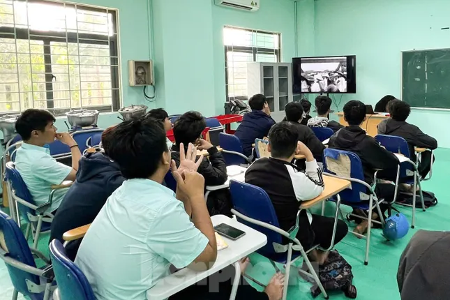 Mỗi tháng một thước phim, khơi gợi tình yêu lịch sử ảnh 5