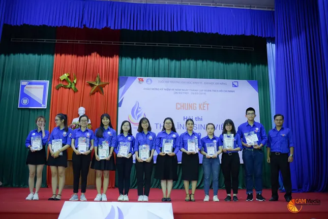 Lộ diện 'Thủ lĩnh sinh viên' ĐH Kinh tế Đà Nẵng ảnh 1