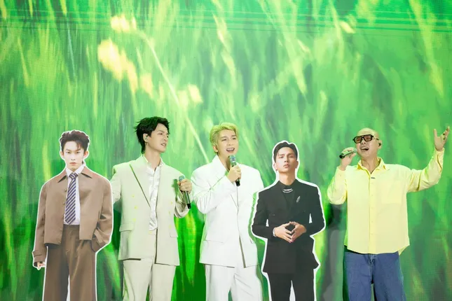 Fan meeting Đăng Khôi: Fanclub có tên chính thức, BB Trần “ồn” nhất ảnh 9