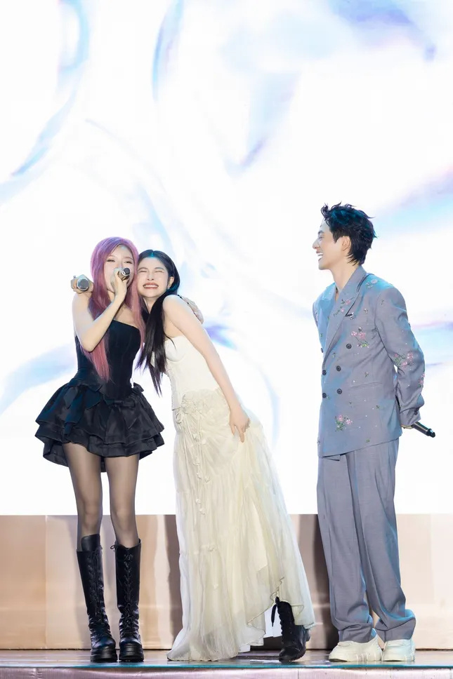 Fan meeting Đăng Khôi: Fanclub có tên chính thức, BB Trần “ồn” nhất ảnh 12