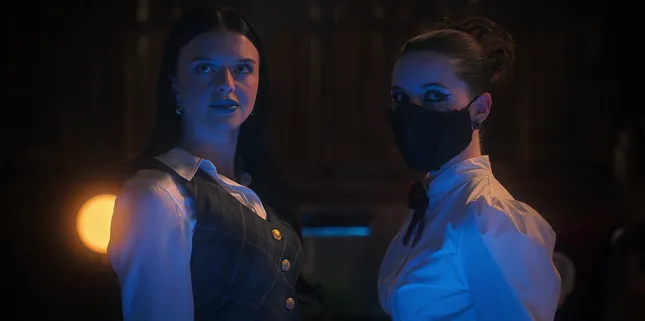 Dù bị “fan cứng” chê tơi tả, “Kakegurui” phiên bản Netflix vẫn sẽ có mùa 2 ảnh 2