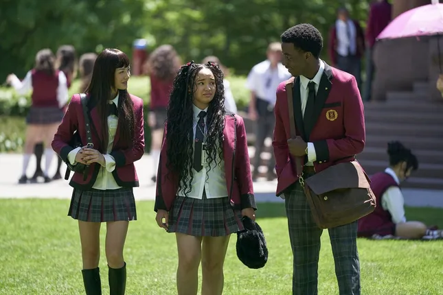 Dù bị “fan cứng” chê tơi tả, “Kakegurui” phiên bản Netflix vẫn sẽ có mùa 2 ảnh 7