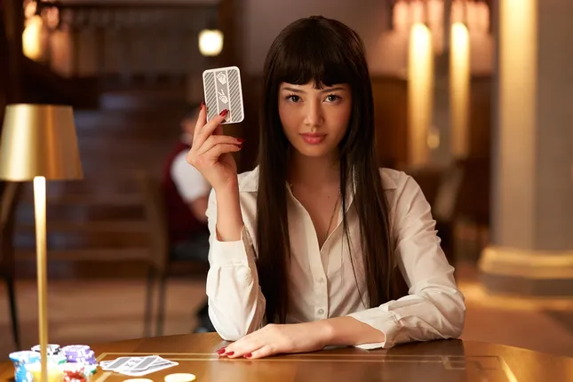 Dù bị “fan cứng” chê tơi tả, “Kakegurui” phiên bản Netflix vẫn sẽ có mùa 2 ảnh 5