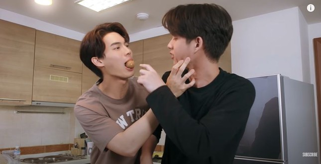 2gether The Series: Vượt ải anh trai Tine, Sarawat và Tine hạnh phúc sống chung một nhà ảnh 5