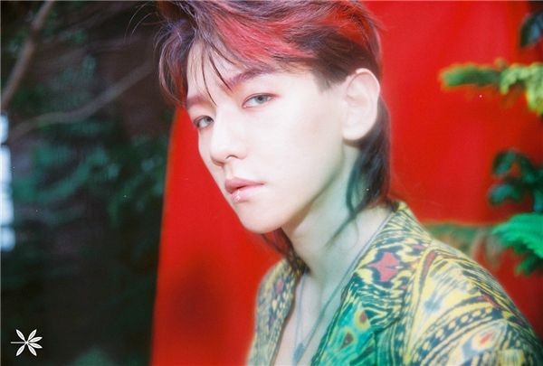 Tại sao dù nhảy cực sung, tóc các nam idol K-Pop vẫn nguyên nếp không rối sợi nào? ảnh 7