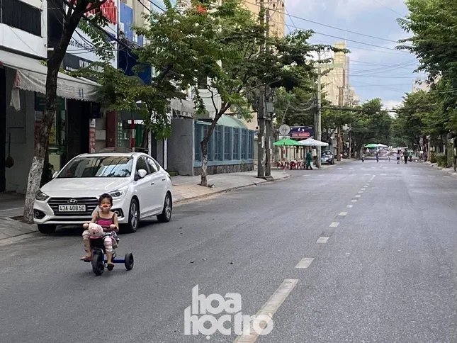 Những hình ảnh đầy cảm xúc ghi từ bên trong khu vực phong tỏa tại Đà Nẵng ảnh 9
