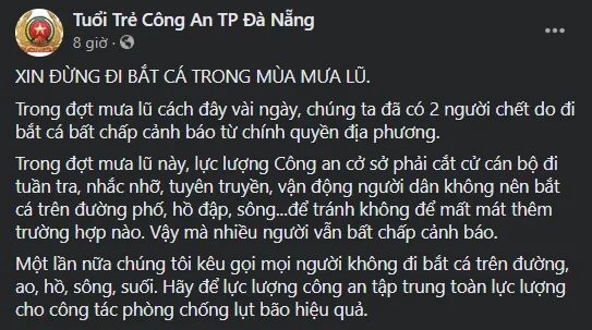 Đường phố Đà Nẵng hóa sông, người dân đổ ra chèo thuyền, bắt cá mặc thành phố can ngăn ảnh 5