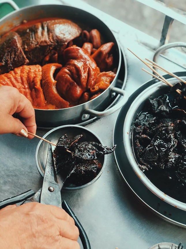Hẹn hò Sài Gòn: Phá lấu và Bánh tráng - bộ đôi hoàn hảo cho bữa xế ngày mưa ảnh 2