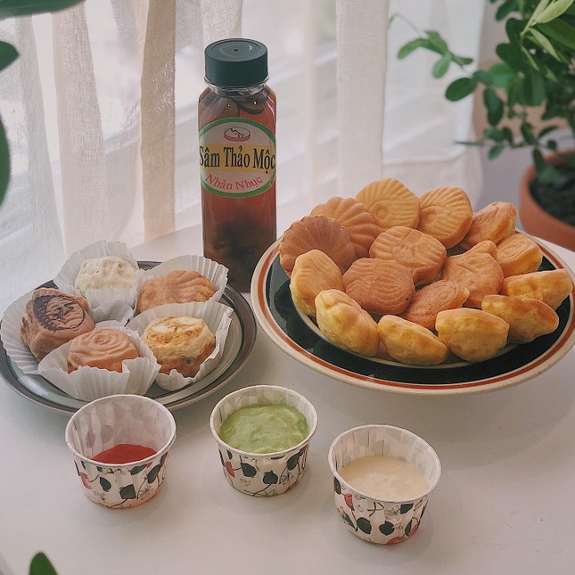 Sài Gòn hẻm: Bánh bò nướng chấm sốt hay bánh nếp đậu phộng, bạn mê bánh nào? ảnh 8