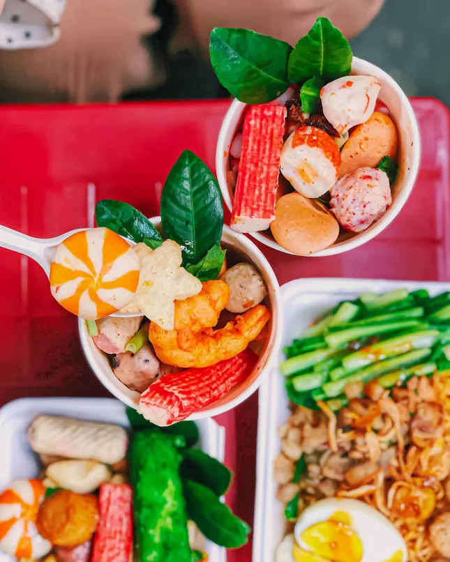 Sài Gòn trở lạnh, cùng gõ cửa thế giới xiên que và gà nướng phô mai ngon quên lối về ảnh 3
