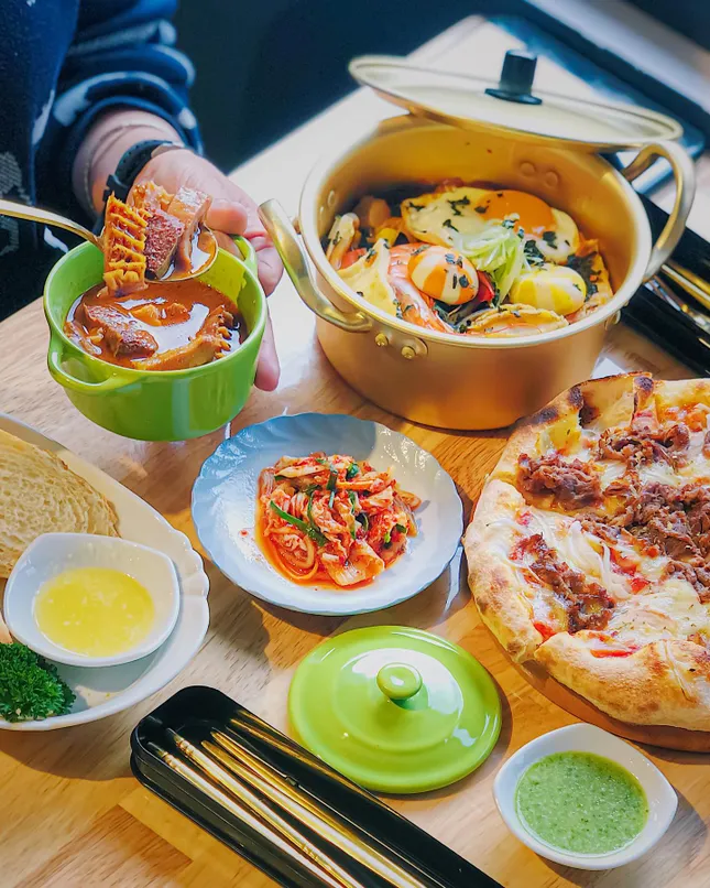 No bụng với mì xoong Bào Ngư, đã mắt ngắm hoa dã quỳ và thưởng thức trà đạo ở Đà Lạt ảnh 1