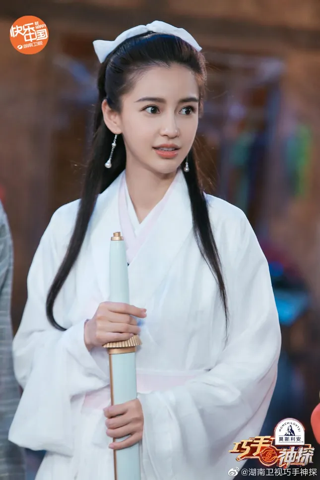Angela Baby hóa thân thành “Thần tiên tỷ tỷ” trong show tạp kĩ Xảo Thủ Thần Thám ảnh 1