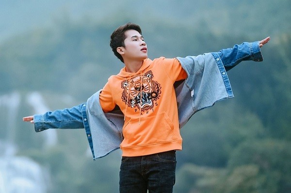 Trong thế giới fangirl: Gửi “Hoa hướng dương” của Đóm, chúng mình thương cậu nhiều! ảnh 3