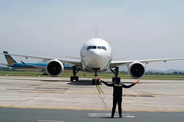2 máy bay va chạm tại Nội Bài ảnh 1