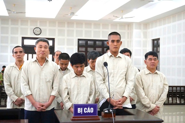Loạt giám đốc hầu tòa trong đường dây mua bán 1,6 triệu cuốn sách giáo khoa giả ảnh 1