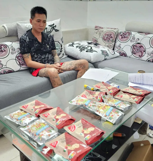 Mua bán hàng nghìn viên thuốc lắc từ nước ngoài dưới vỏ bọc thực phẩm giảm cân ảnh 1