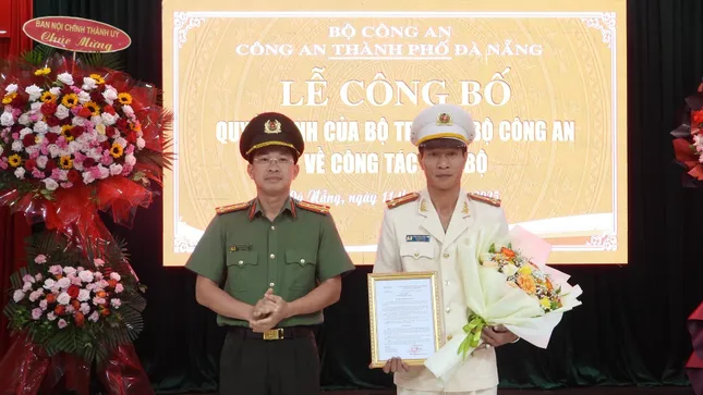 Công bố quyết định của Bộ Công an về công tác cán bộ Công an Đà Nẵng ảnh 1