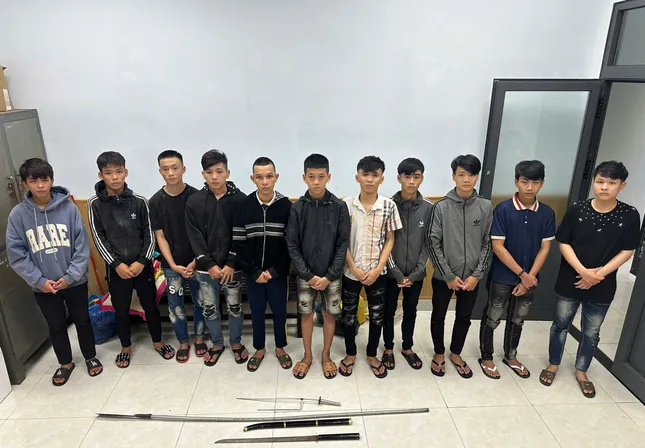 Bắt nhóm đối tượng vác mã tấu đuổi chém người trên đường phố Đà Nẵng ảnh 1