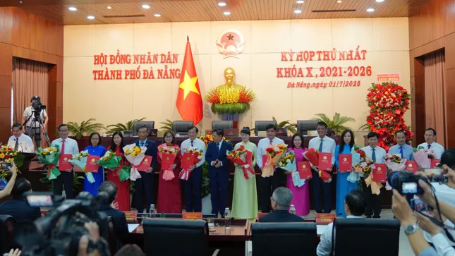 Chi tiết 14 giám đốc sở ngành TP Đà Nẵng sau sáp nhập, Đặc khu Hoàng Sa có Chủ tịch UBND mới ảnh 1