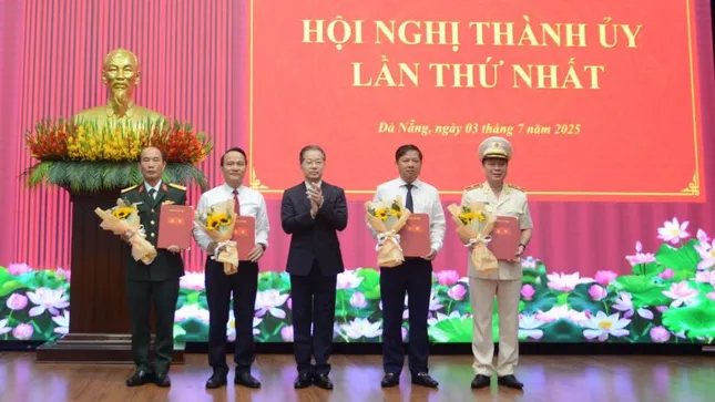 Công bố quyết định của Ban Bí thư về công tác cán bộ tại Đà Nẵng ảnh 2