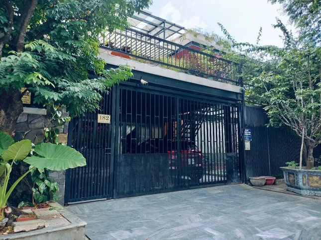 Tạm dừng hoạt động dịch vụ dù lượn sau vụ du khách rơi tử vong ở Sơn Trà ảnh 1