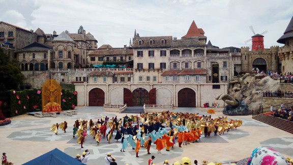 Show nghệ thuật “khủng” trên đỉnh núi Bà Nà ảnh 2