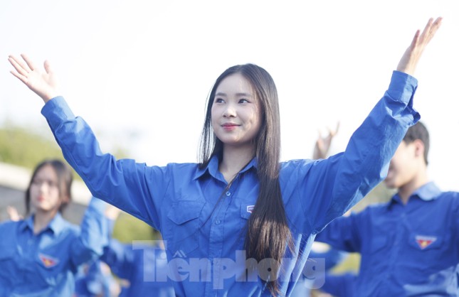 Ấn tượng hình ảnh học sinh Bắc Ninh đồng loạt mặc áo Đoàn vào thứ Bảy ảnh 7
