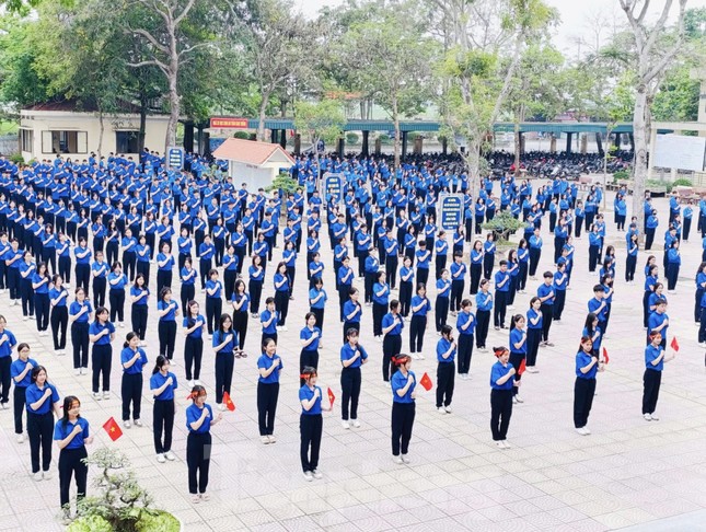 Ấn tượng hình ảnh học sinh Bắc Ninh đồng loạt mặc áo Đoàn vào thứ Bảy ảnh 1