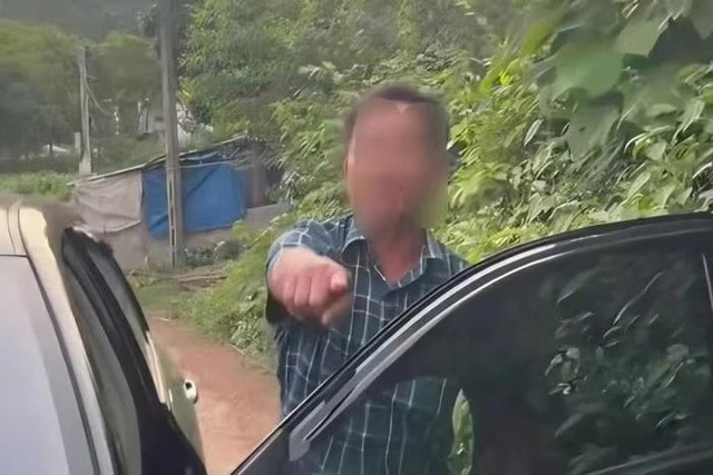 Xem xét trách nhiệm cán bộ xã ở Bắc Giang xô xát người phụ nữ đi đường ảnh 1