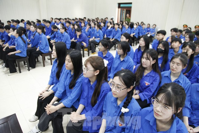 Học sinh Bắc Ninh học pháp luật qua phiên tòa thực tế ảnh 7