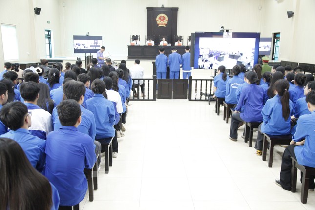 Học sinh Bắc Ninh học pháp luật qua phiên tòa thực tế ảnh 1