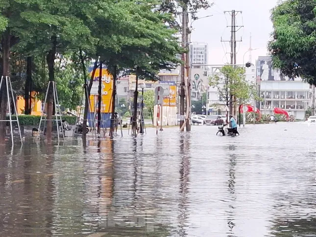 Đầu tư hàng chục tỷ đồng cải tạo thoát nước, thành phố Bắc Giang mưa to vẫn ngập sâu ảnh 1