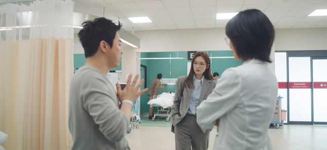 Resident Playbook: Jo Jung Suk - Jeon Mi Do xuất hiện "dưỡng thê", "bắt gian" hụt ảnh 1