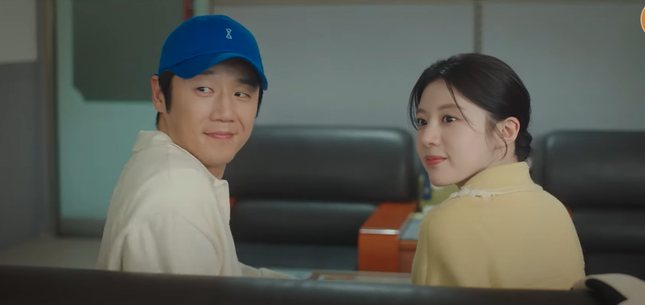 Resident Playbook tập 11, 12: Young - Won khó giấu, Myeong "thảo mai" nhận quả báo? ảnh 2