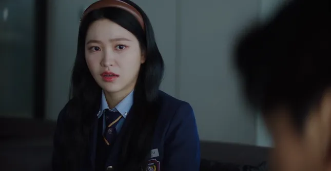Chị Đại Học Đường 2: Yeri "phản dame" gắt, hôn phu "sai đẹp chiêu" đáng hóng ảnh 4