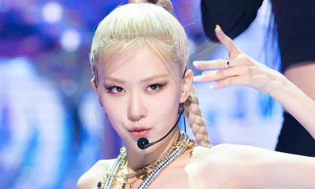 Soi lại những hành động gây tranh cãi của Rosé BLACKPINK: Do thiếu tinh tế hay quá vô tư? ảnh 5